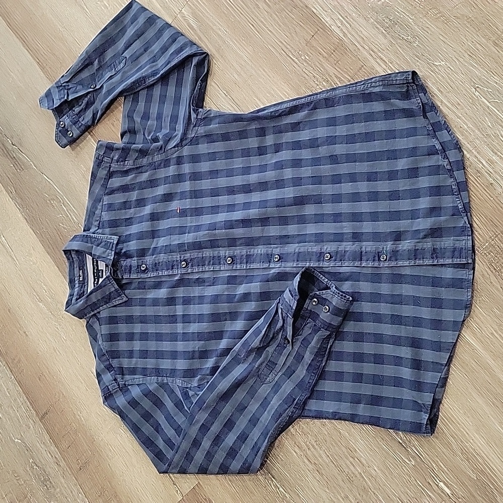 Tommy Hilfiger Button Down Shirt size M